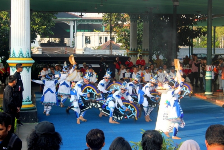 Penampilan tari di Kirab Obor Asian Games 2018/Guideku.com