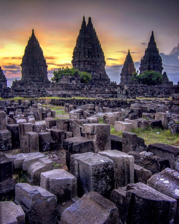 Candi Prambanan/Instagram @sandal_gunung.