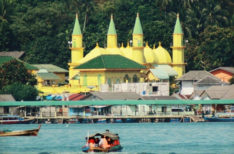 Masjid Raya Sultan Riau/Instagram @inilahkepri