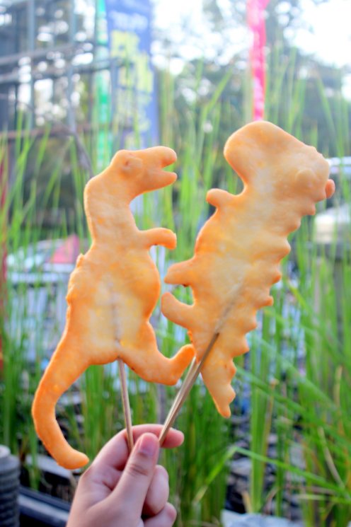 Cakwe Dinosaurus di Festival Kesenian Yogyakarta. (Guideku.com/Arendya)