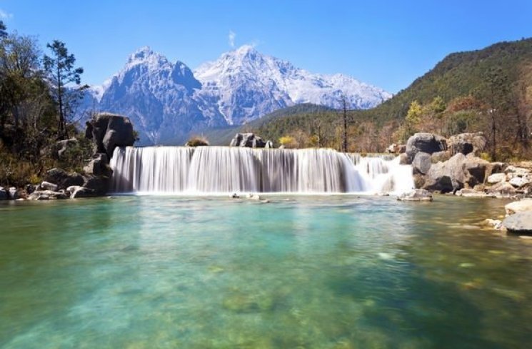 Blue Moon Valley di Provinsi Yunan, Tiongkok (Atlas Obscura)