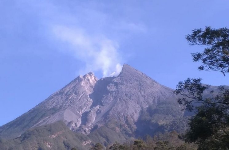 Gunung Merapi. (instagram.com/@btngunungmerapi)