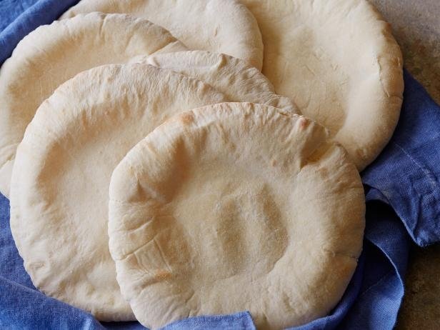 Roti Pita khas Timur Tengah. (foodnetwork.com)