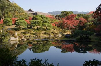 Berada di Tengah Kota, Taman Issuien Jepang Bikin Kamu Lupa Waktu
