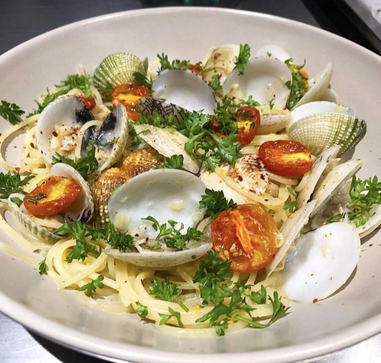 Spaghetti Vongole with Balinese Venus Clams. (Instagram/@vongkitchen)