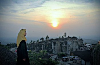 Dibuka Lagi, Momen Terbaik Ambil Foto di Wisata Tebing Breksi Yogyakarta