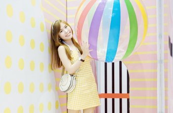 5 Potret Seru Labyrinth of Colors yang Instagramable di Surabaya