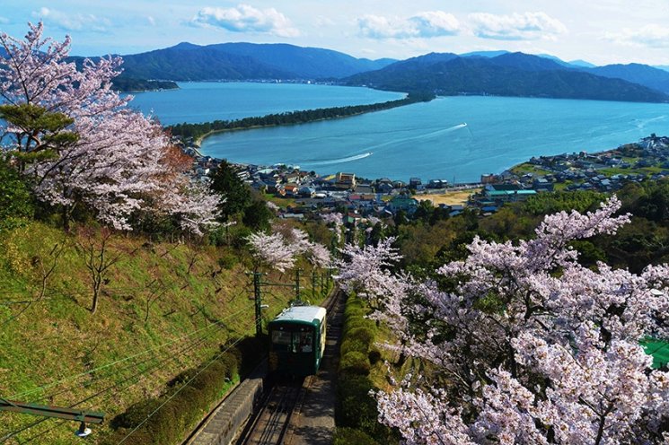 Amanohashidate tampak dari Gunung Monju (visit north kansai)