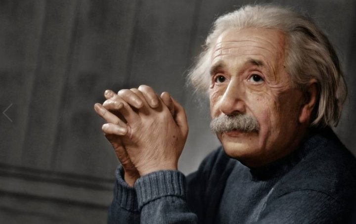 Albert Einstein (Lifestyle Buzz)