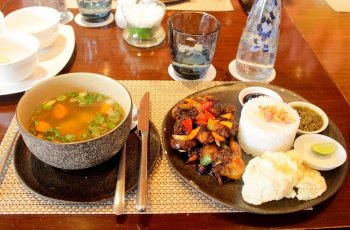 Kuliner di The Royal Restaurant (guideku.com/Arendya)