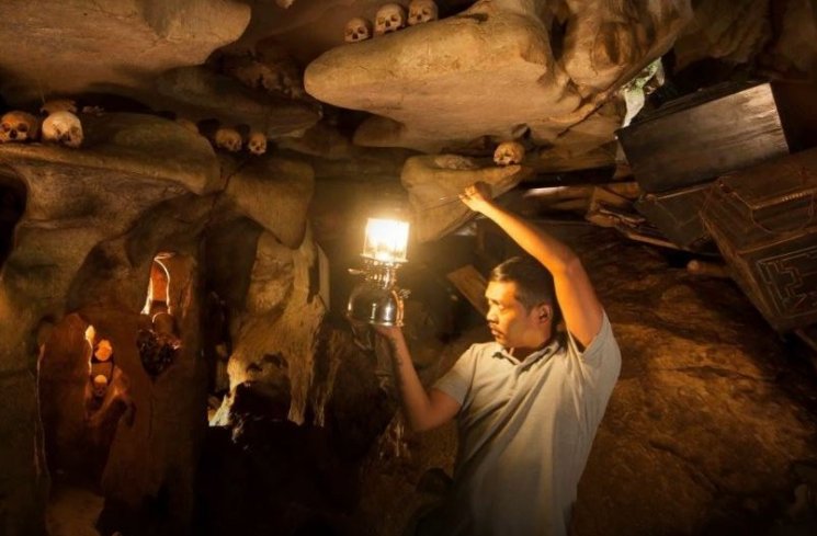 Londa, Situs Pemakaman Khas Toraja (visittoraja.com)