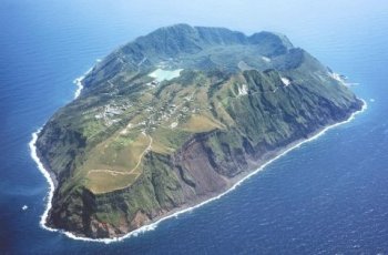 Aogashima, di Pulau Ini Penduduknya Hidup di Dalam Gunung Berapi