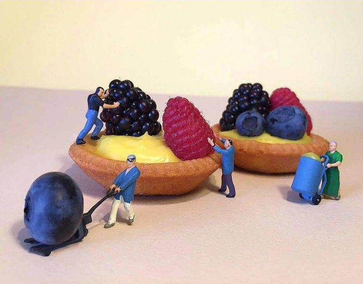 Dessert miniatur unik karya Matteo Stucchi. (Instagram/@idolcidigulliver)