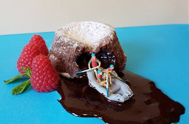 Dessert miniatur unik karya Matteo Stucchi. (Instagram/@idolcidigulliver)