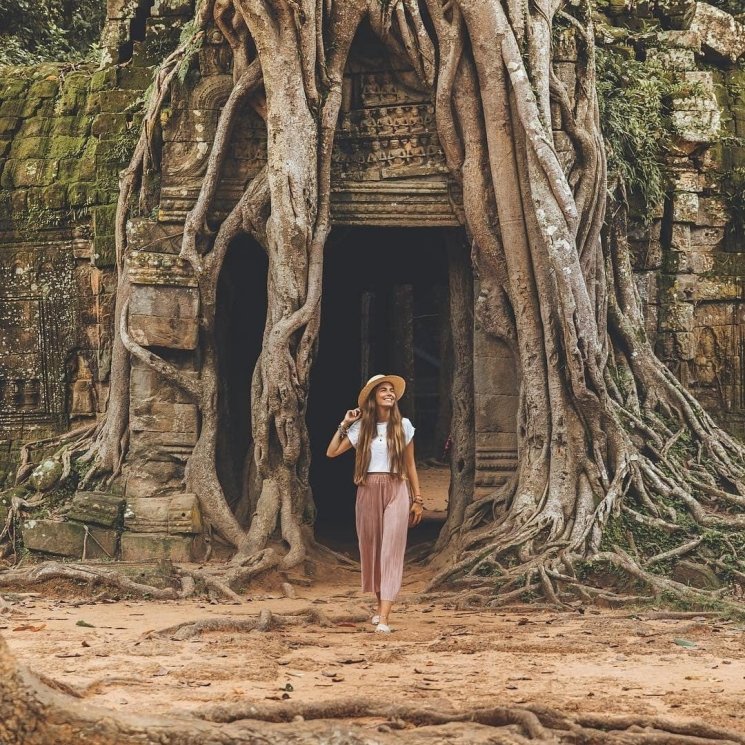 Berpakaian sopan. (Instagram/@wanderlust_eye_candy)