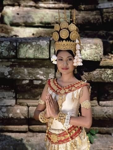 Memberikan salam di Kamboja. (Pinterest.com)