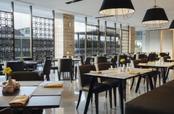 Suasana restoran Grand Ambarrukmo (Grand Ambarrukmo Official)