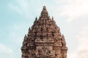 Candi Prambanan (Instagram/Saltinourhair)