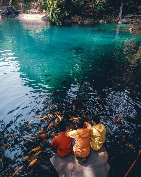 Talaga Biru Cicerem di Kuningan. (Instagram/@aefrezky)