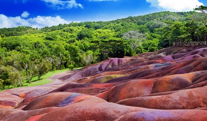 Seven Coloured Earths (Indian Ocean)