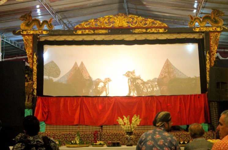 Pagelaran wayang sebelum acara Lampah Ratri di Puro Pakualaman. (Guideku.com/Arendya)