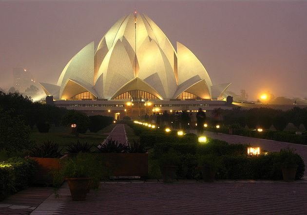 Kuil Lotus Bahá'í (Atlas Obscura)
