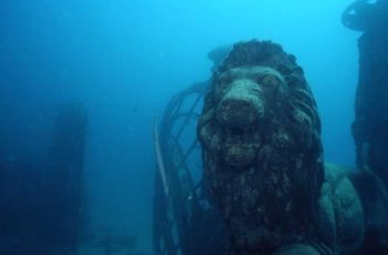 Menyelam ke Kuburan ala Atlantis di Neptune Memorial Reef