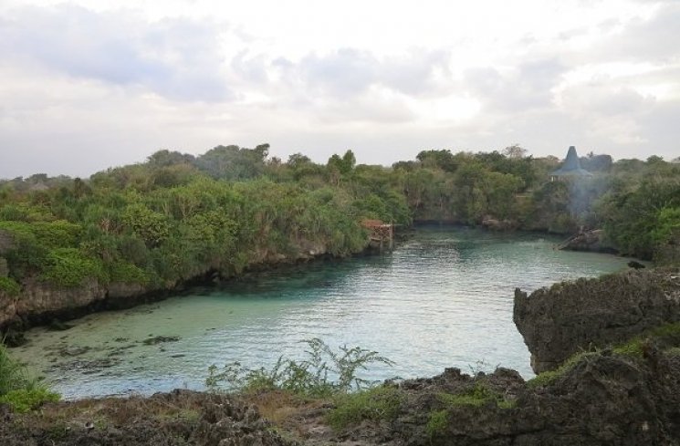 Danau Weekuri. (Suara.com/Risna Halidi)