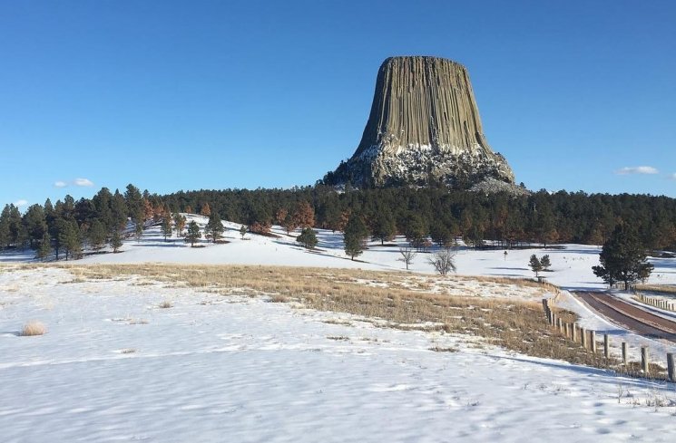 Devils Tower (instagram.com/devilstowernps)