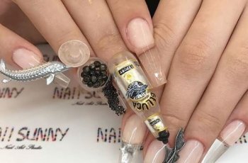 Hiasan kuku kreasi Nail Sunny (Instagram Nail Sunny)