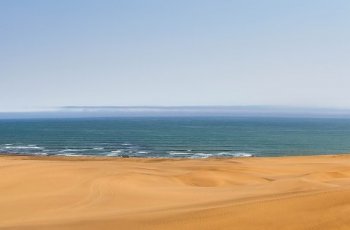 Gurun Namib, Tempat Ombak Lautan Menyapa Panasnya Padang Pasir