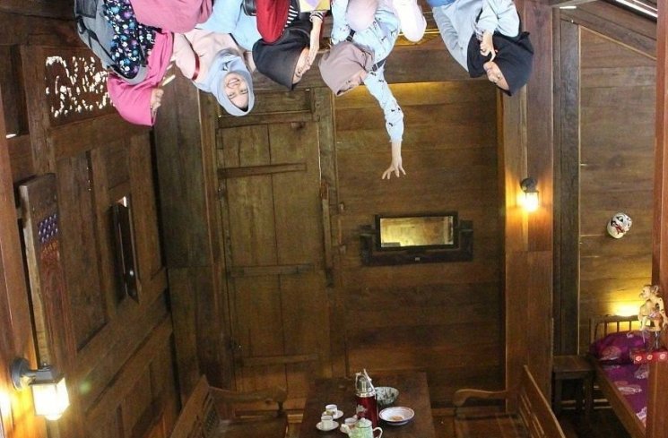 Joglo Terbalik di Dago Dreampark (instagram.com/dagodreampark)