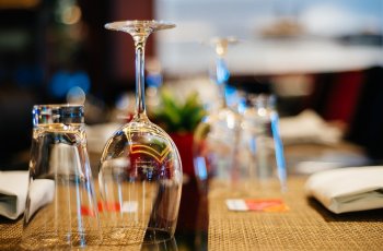 Anti Mainstream, 5 Restoran Ini Tawarkan Konsep Terunik di Dunia