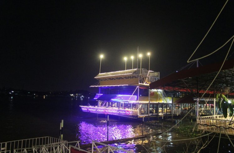 Suasana di Riverside Restaurant, Palembang. (Guideku/Arendya Nariswari)