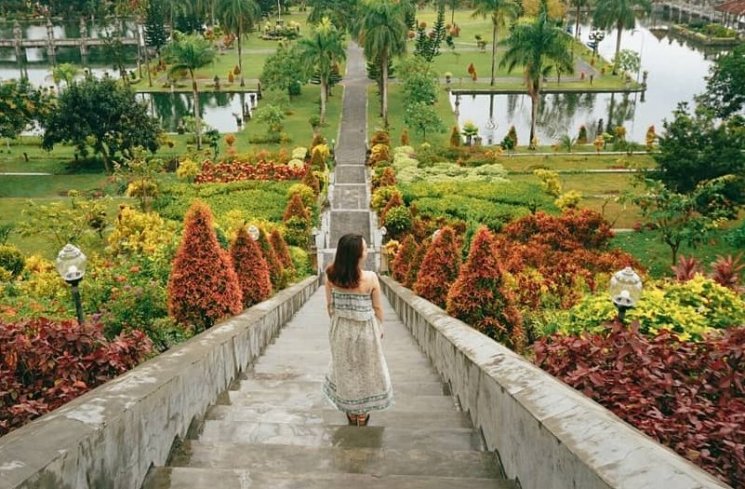 Ujung Water Palace di Bali. (Instagram/@_min.jeong)