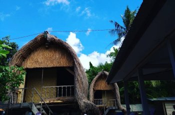 Rumah Adat Suku Sasak (instagram.com/silvia_herlinanow)