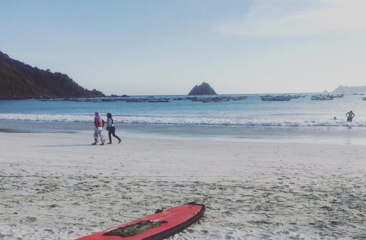 Penampakan Pulau Gunung Wayang di Kejauhan (instagram.com/disini_lombok)