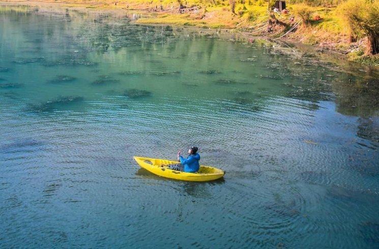 Wisata Naik Kayak di Telaga Merdada Dieng (instagram.com/faisholrd)