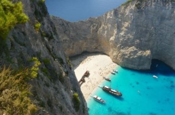 Pantai Navagio (Pixabay)