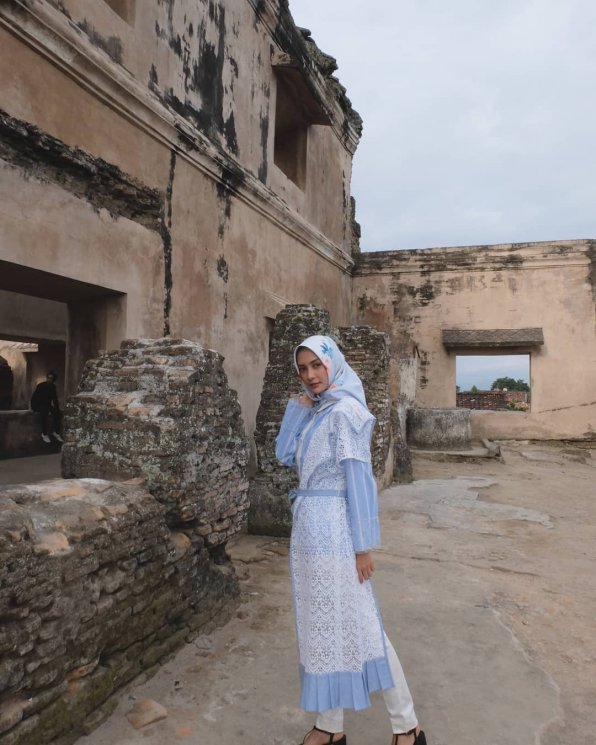 Potret liburan Mellya Baskarani ke Yogyakarta. (Instagram/Mellya Baskarani