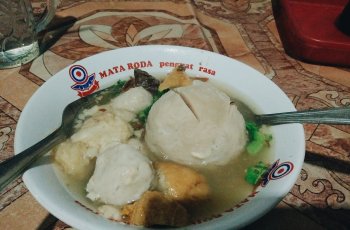 Nendangnya Bakso Tetelan Pak BG yang Legendaris