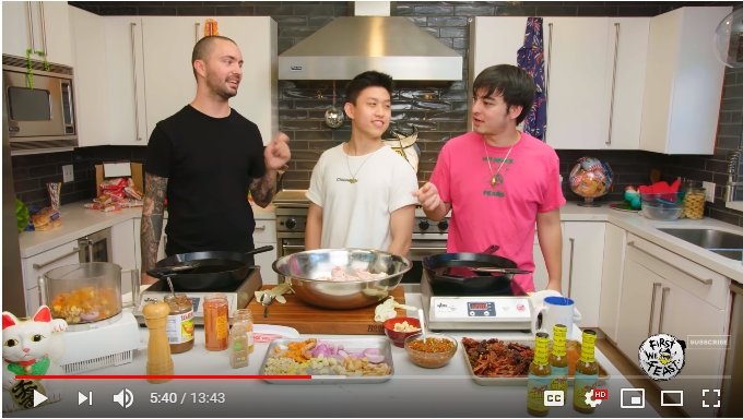 Rich Brian Memasak Kuliner Indonesia. (Youtube/First We Feast)