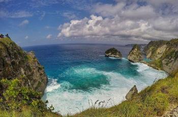 Potret Cassandra Lee di Nusa Penida Bali nan Menakjubkan
