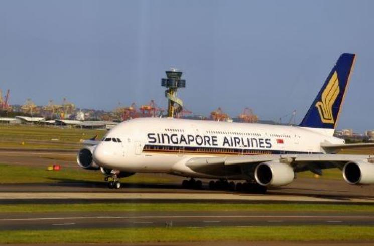 Singapore Airlines (Wikimedia Commons Eustaquio Santimano)