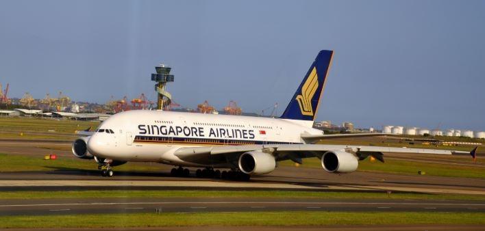 Singapore Airlines (Wikimedia Commons Eustaquio Santimano)
