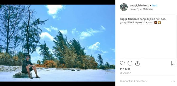 Pantai Nyiur Melambai di Belitung. (Instagram/@anggi_febrianto)