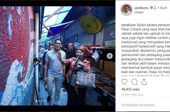 Potret Sandiaga Uno di Pasar Cihapit. (Instagram/@sandiuno)