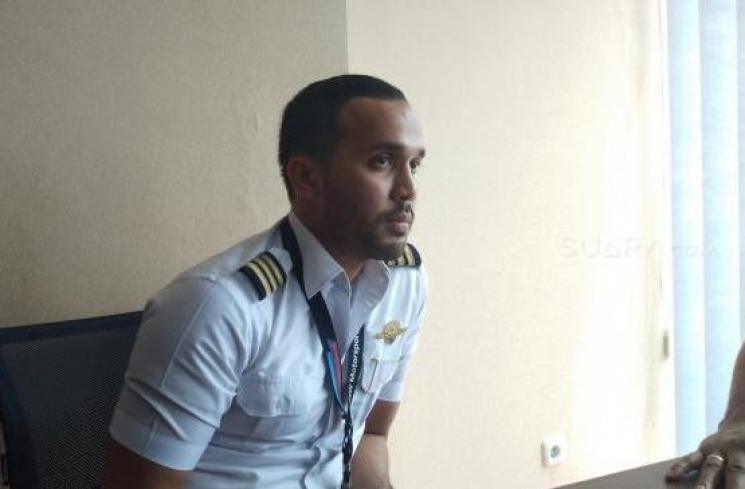 Iqbal, teman pilot Pesawat Lion Air JT-610 Capt. Bhavye Suneja. (Suara.com/Ria Rizki)