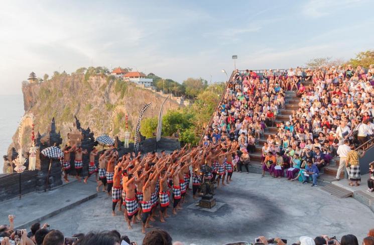 Pertunjukan Tari Kecak di Uluwatu (Pixabay/z0man)