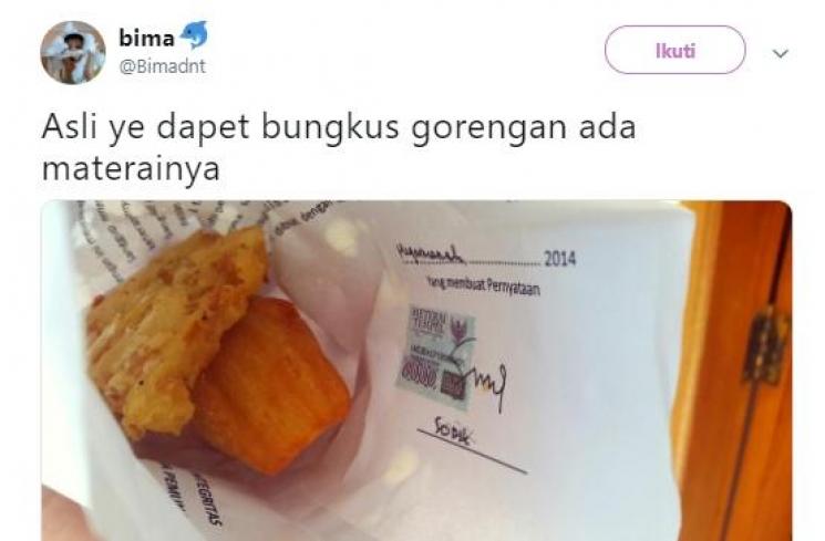 Aneka bungkus gorengan kocak. (Twitter/@Bimadnt)